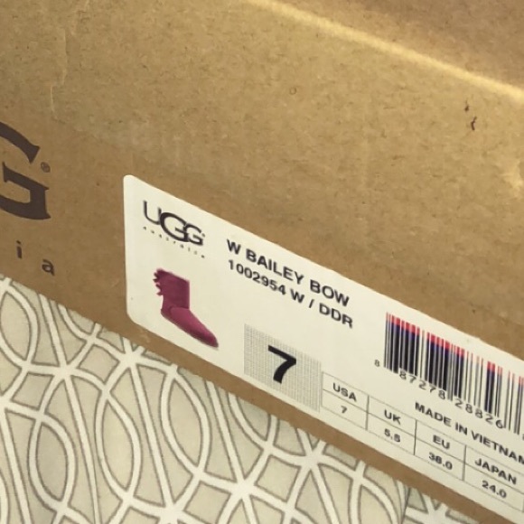 Uggs - Picture 3 of 3